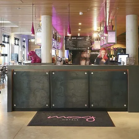 Moxy מלון לודוויגסהאפן אם ריין