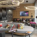 Hotel Moxy 4*