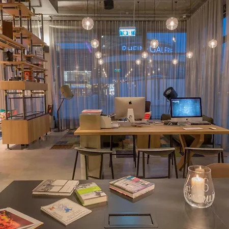 Hotel Moxy 4*