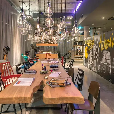 Moxy Hotel 4*