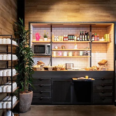 Hotel Moxy 4*