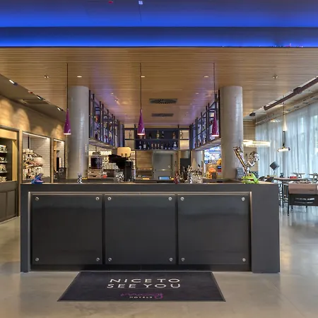 ホテル Moxy 4*