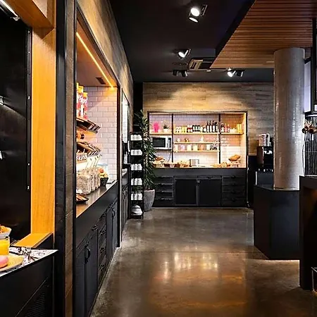 Moxy Отель 4*