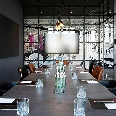 Moxy Отель 4*
