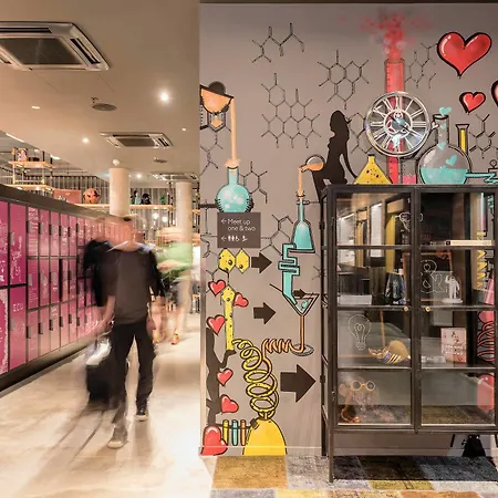 墨客希路德维希港酒店 4*